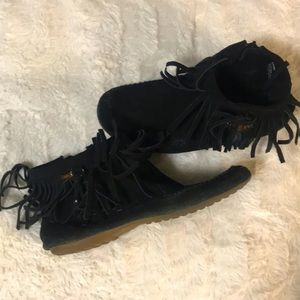 Black size 8 moccasins
